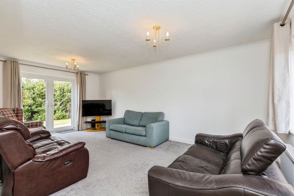 Property photo 3 of 20