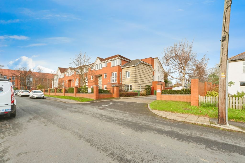 Property photo 1 of 16