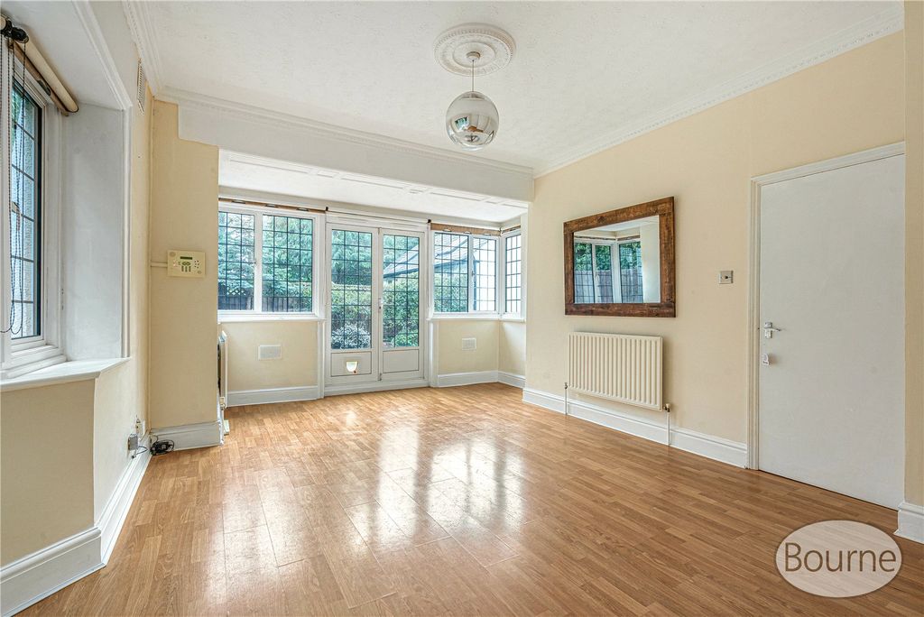 Property photo 3 of 27 Picture No. 05