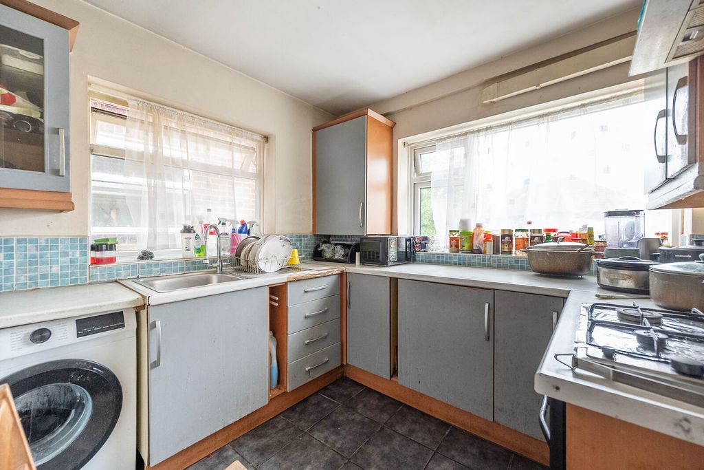 Property photo 1 of 2