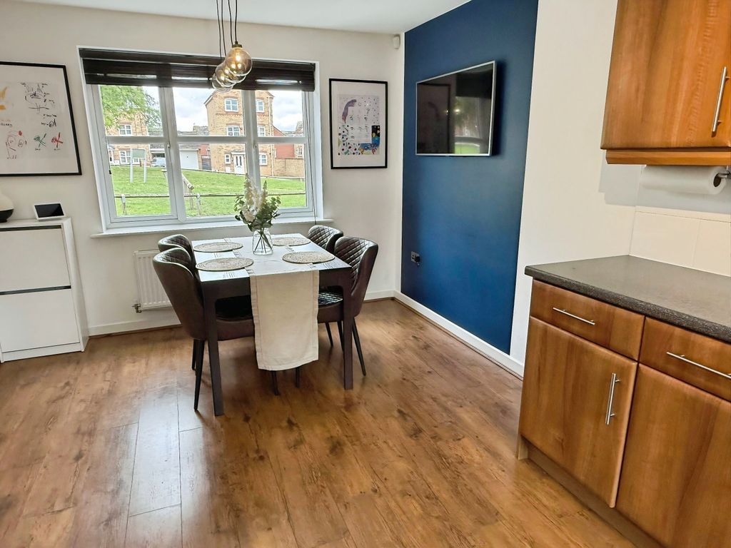 Property photo 3 of 30