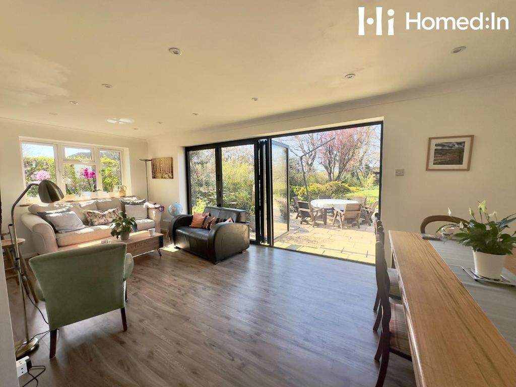 Additional image 7 of 4 bed detached house for saleHorsham Road, Crawley RH11