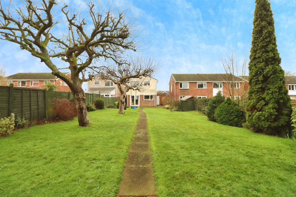 Property photo 2 of 19