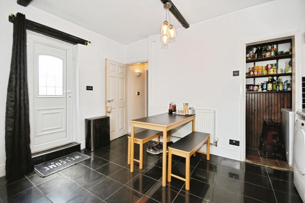 Property photo 3 of 16 Kitchen 02.Jpg