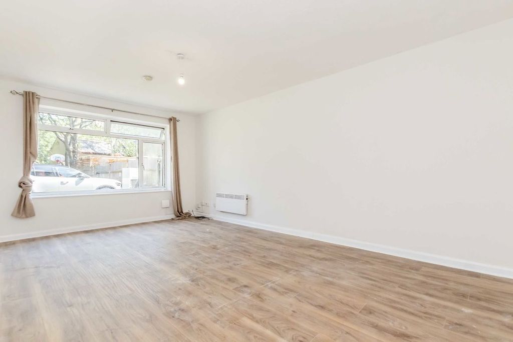 Property photo 1 of 4