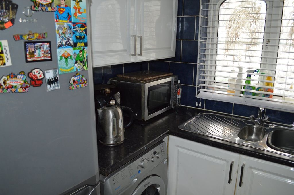 Property photo 2 of 8