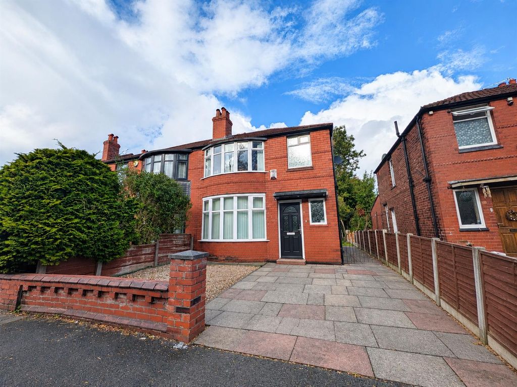 Property photo 1 of 11 External