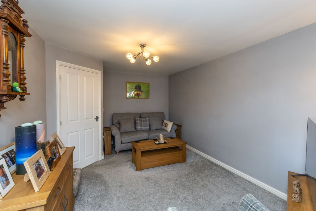 Property photo 3 of 18 13