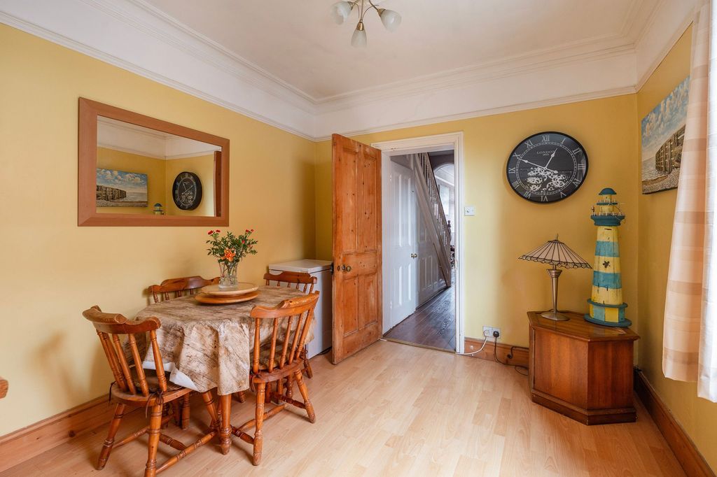 Property photo 3 of 23