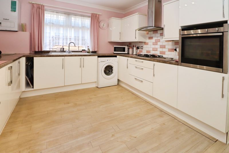 Property photo 3 of 19 Aldborough Road