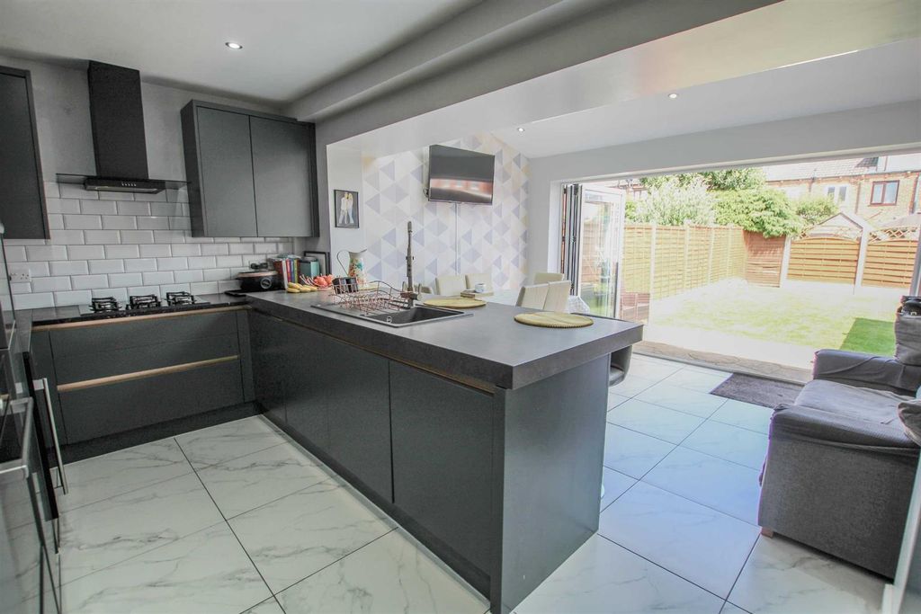 Property photo 3 of 18 Extended Fitted Dining Kitchen: