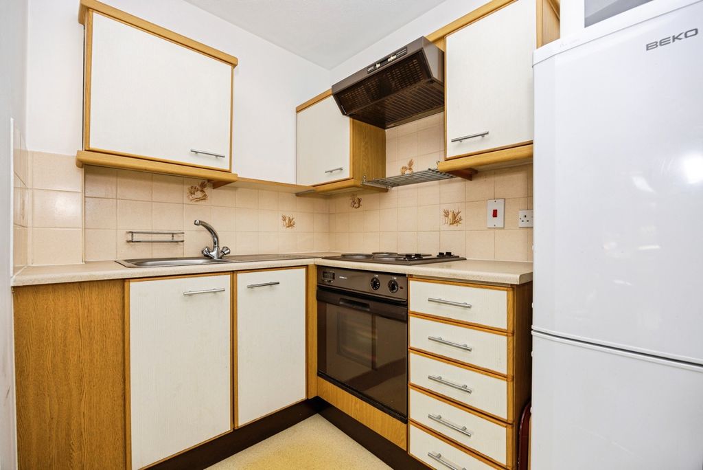 Property photo 3 of 13 Kitchen