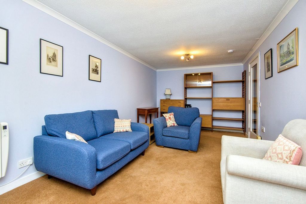 Property photo 3 of 12