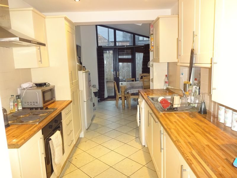 Property photo 1 of 5 Kitchen