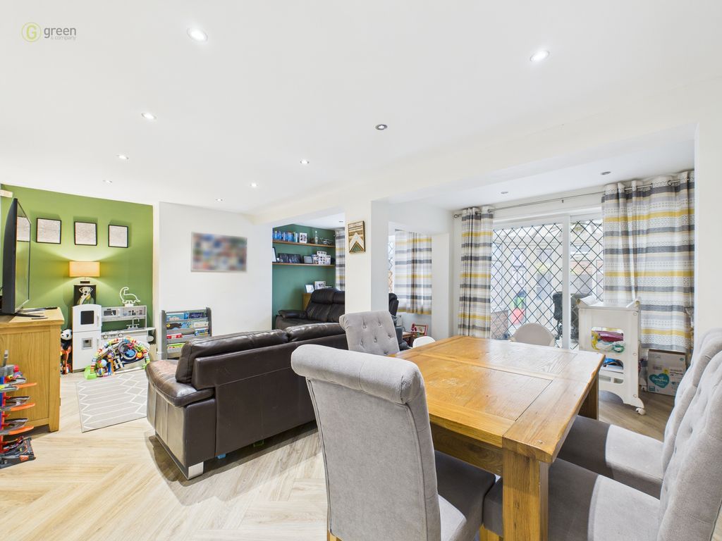 Property photo 2 of 21 Cam03830G0Pr0258Still006