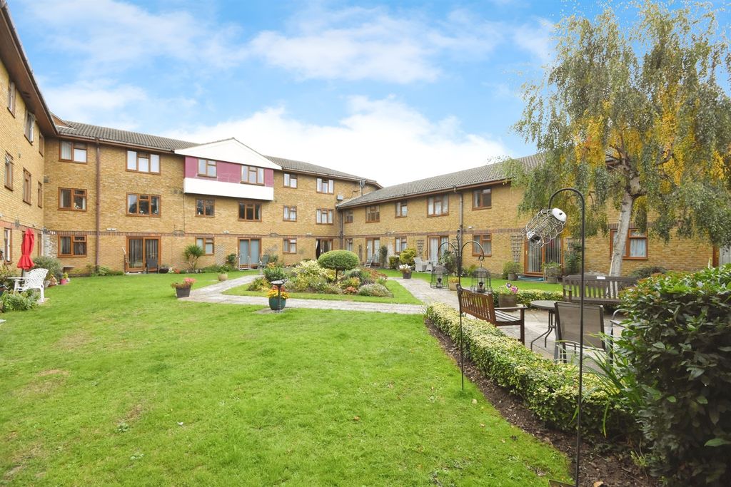 Property photo 1 of 12