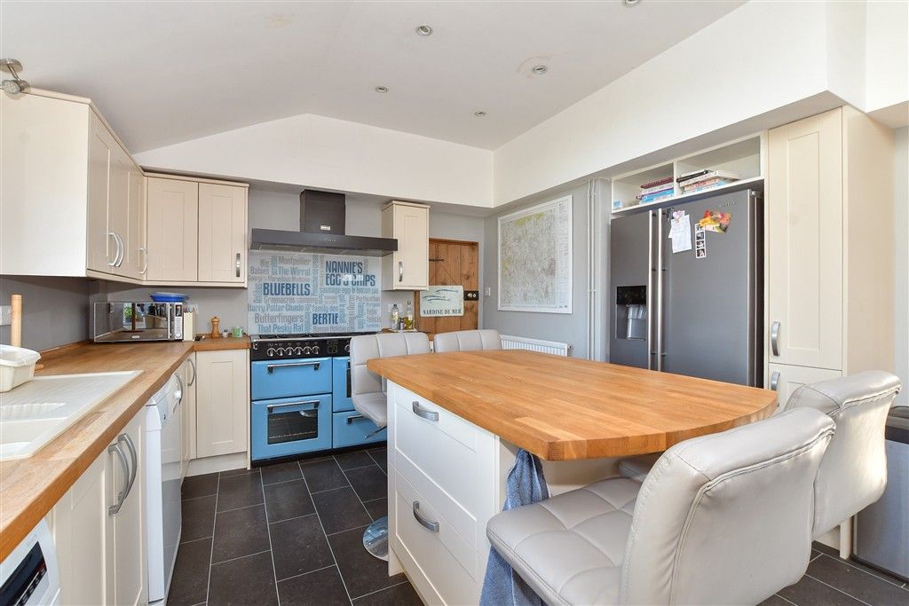 Property photo 3 of 15 Kitchen