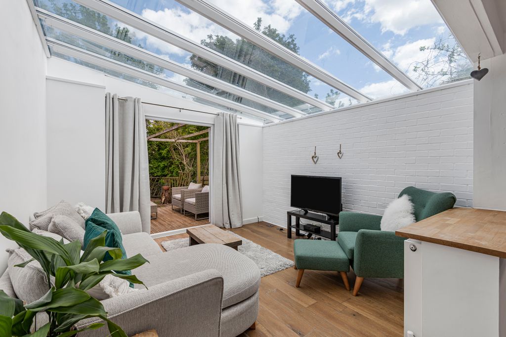 Property photo 1 of 24 Sitting Area