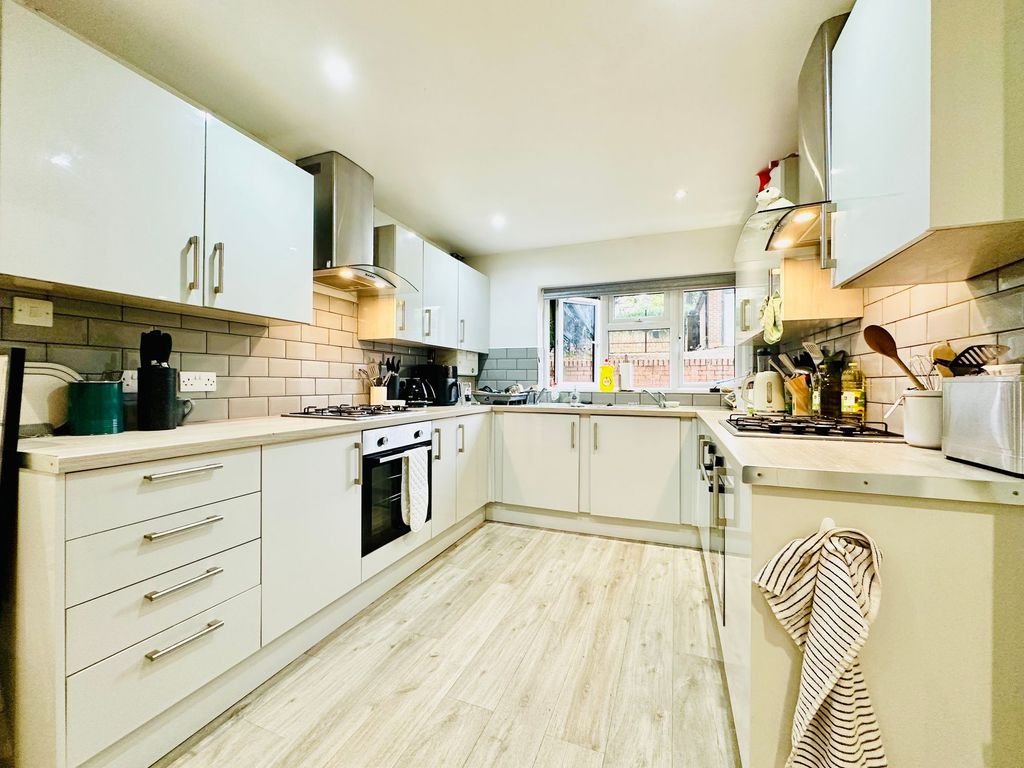 Property photo 1 of 25