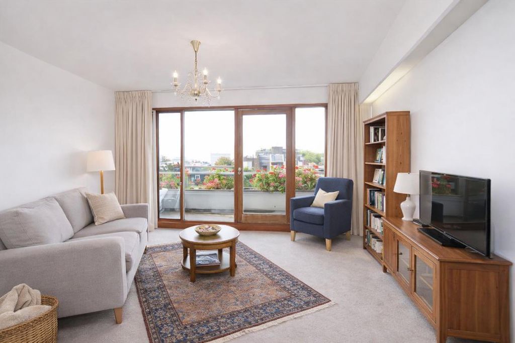 Property photo 1 of 4 54 Kendal Steps 1 17.02 .Png