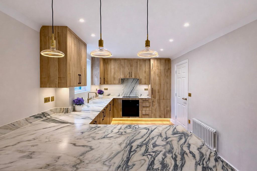 Property photo 2 of 13 Kitchen