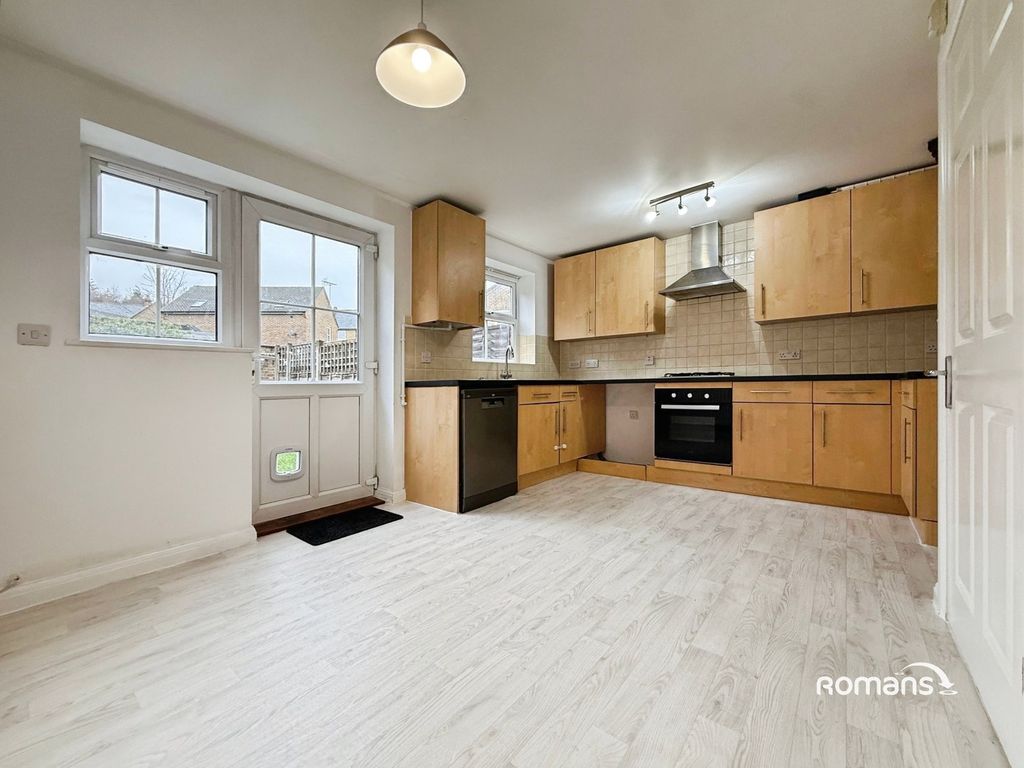 Property photo 2 of 11 Picture No. 31