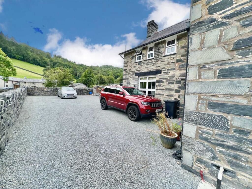 Property photo 3 of 29