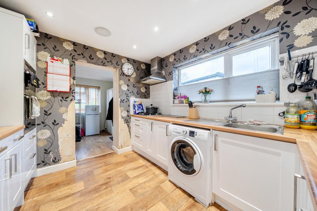 Property photo 3 of 20 Kitchen