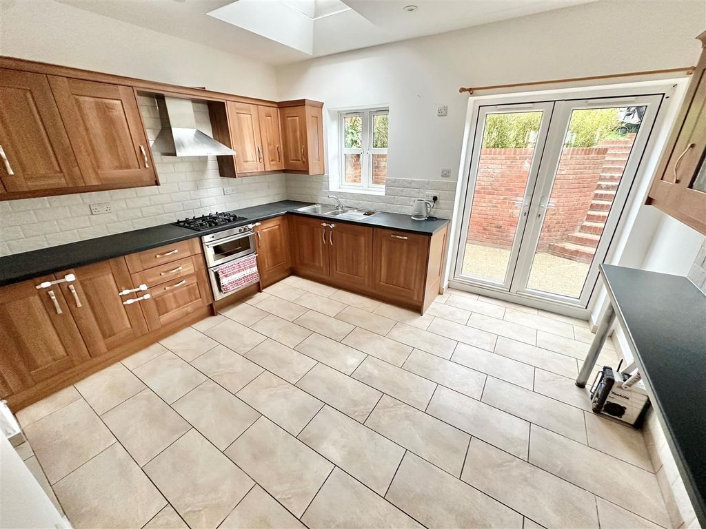 Property photo 1 of 10 Kitchen Diner