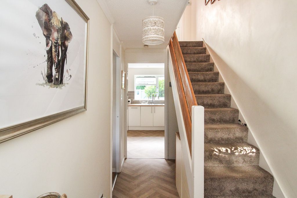 Property photo 2 of 13 Entrance Hall