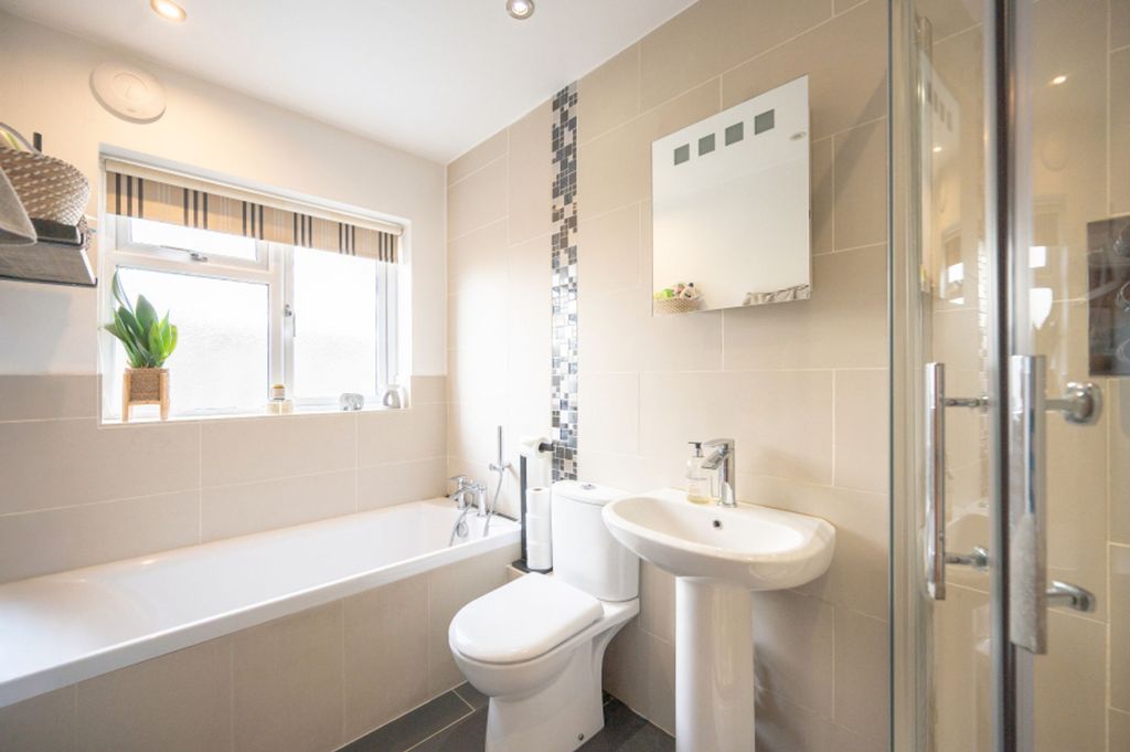 Additional image 10 of 4 bed property for saleSouthfield Drive, Leiston IP16
