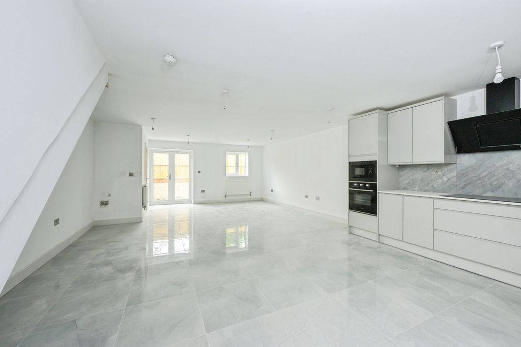 Property photo 2 of 14 Pbox-Img.Jpg