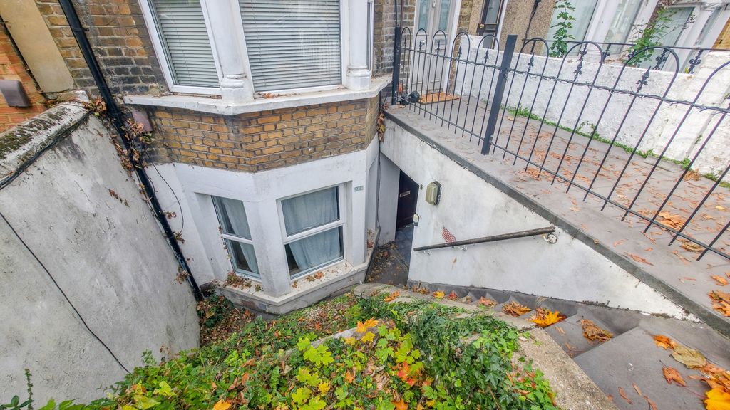 Property photo 2 of 12 20251018_132004