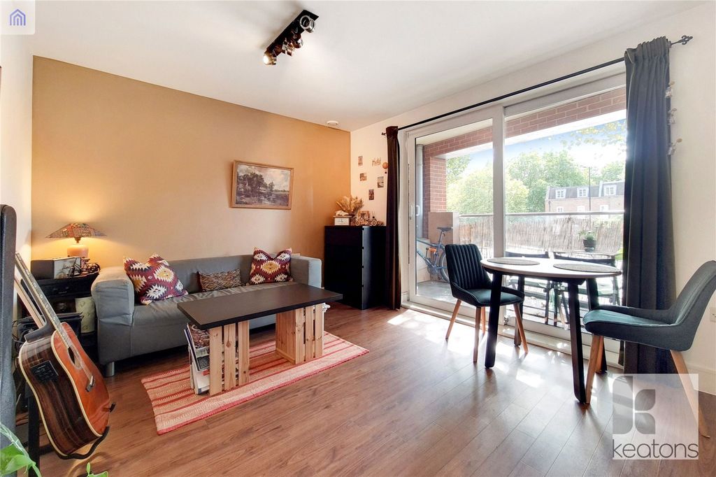 Property photo 2 of 7 Living Area