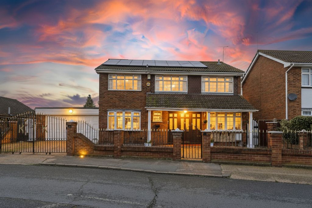 Property photo 1 of 23