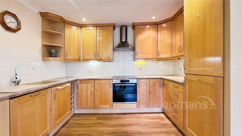 Property photo 2 of 12 Picture No. 10