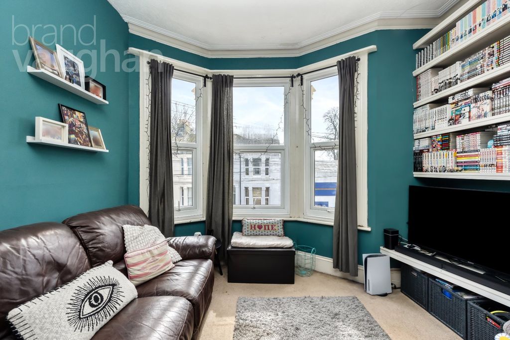 Property photo 2 of 18 Picture No. 17