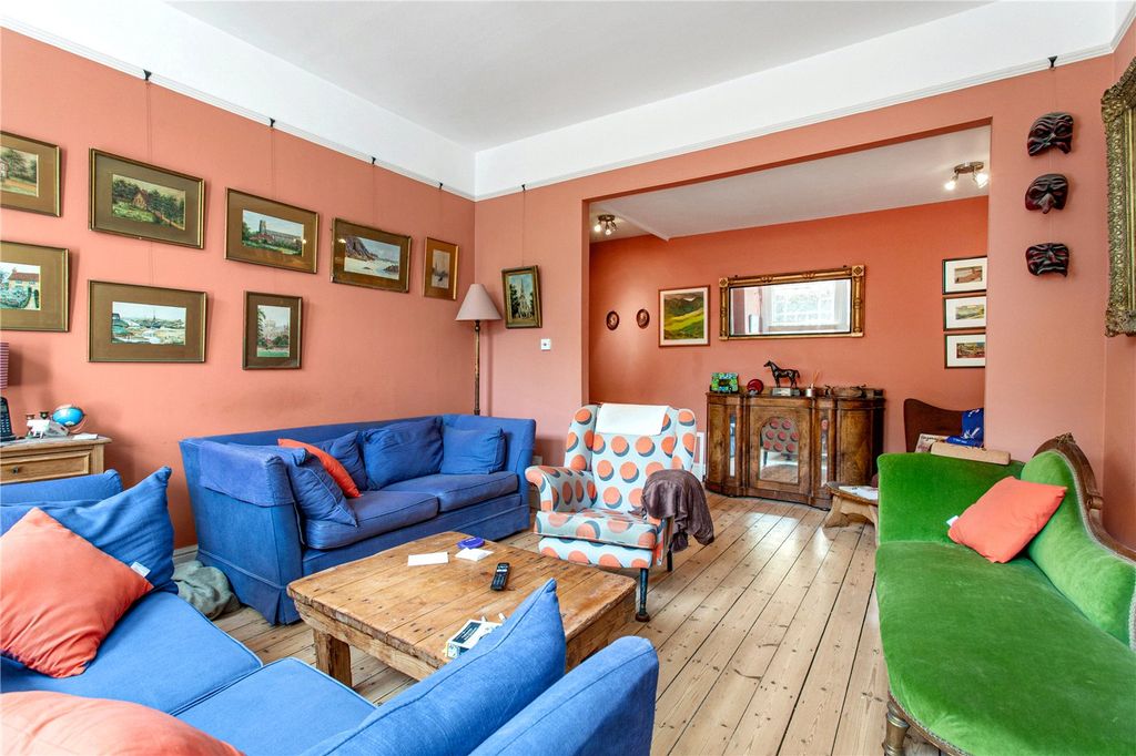 Property photo 3 of 12 Picture No. 02