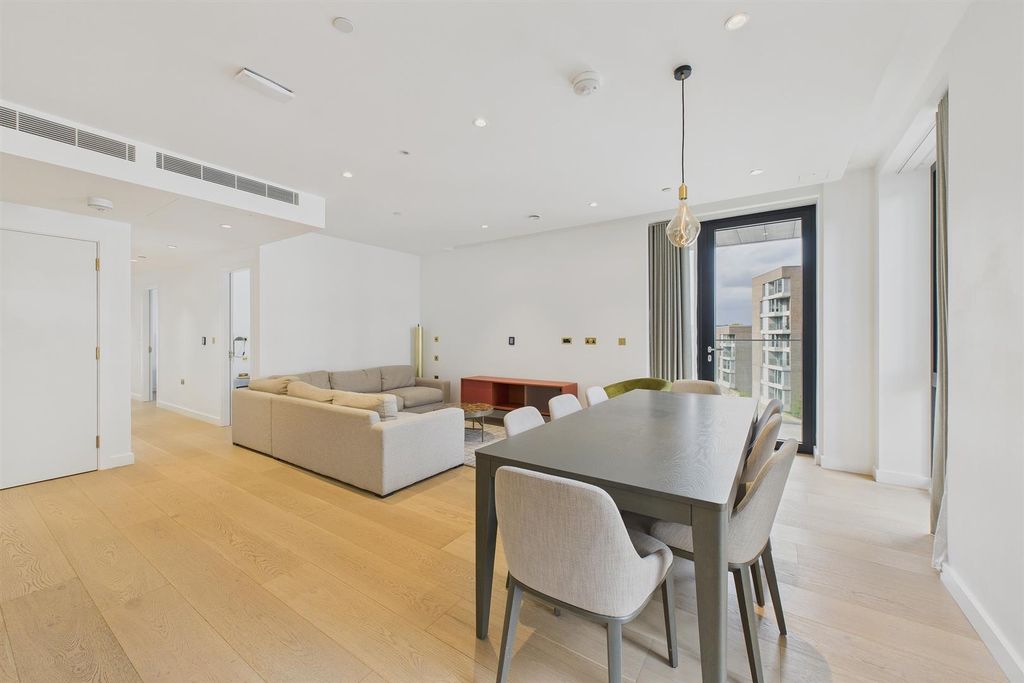 Property photo 3 of 23 2.Jpg