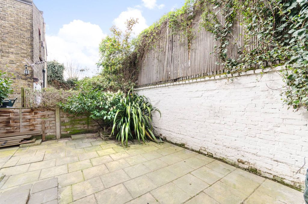 Property photo 2 of 9