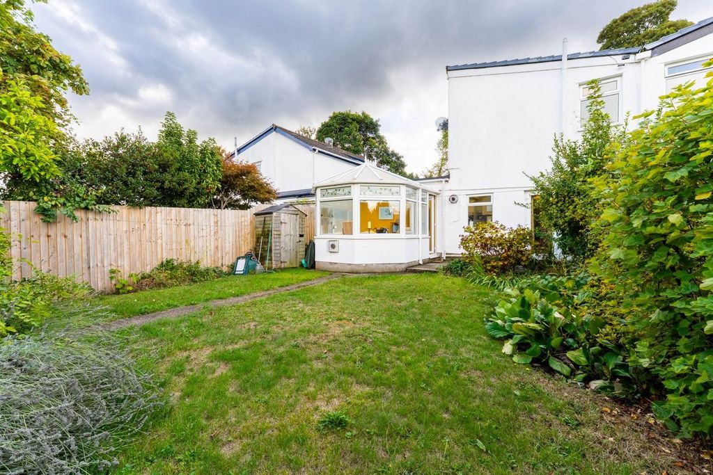 Property photo 3 of 28