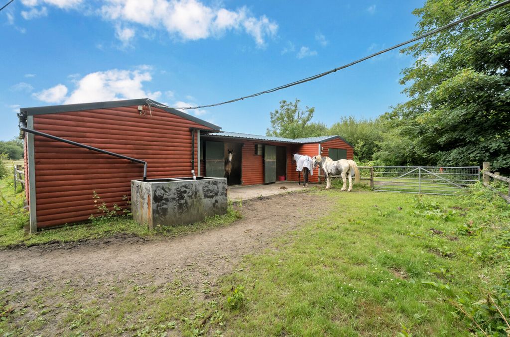 Property photo 3 of 24