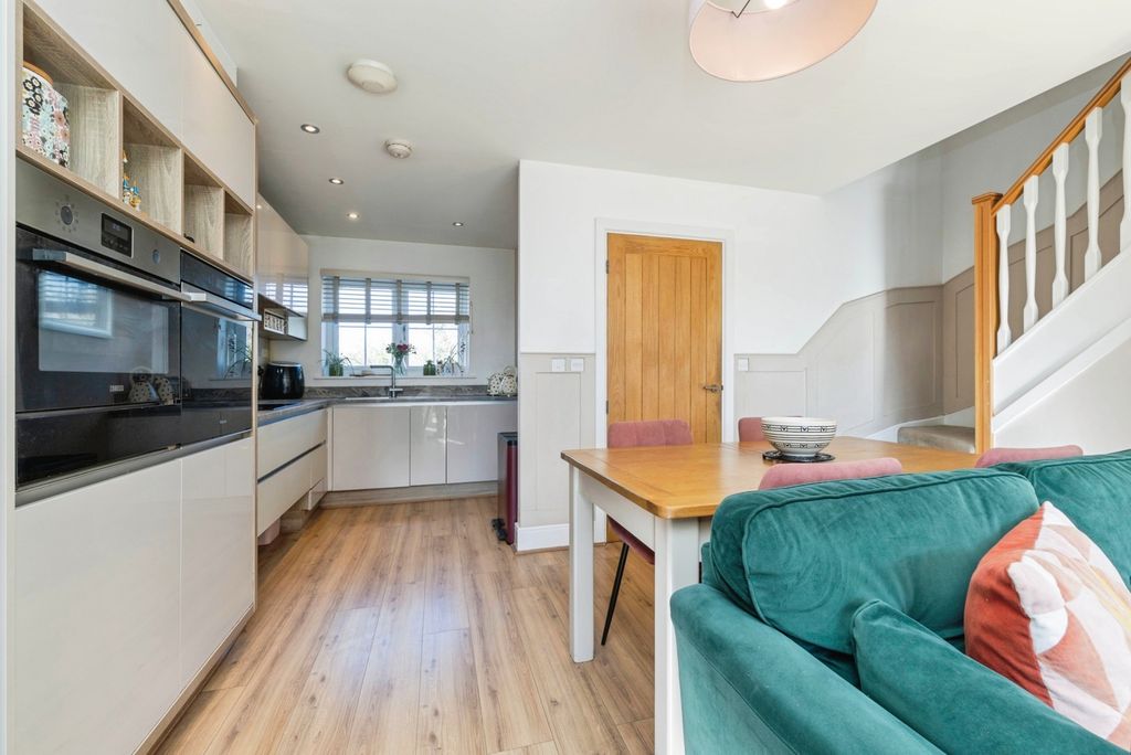 Property photo 3 of 13 Pbox-Img.Jpg