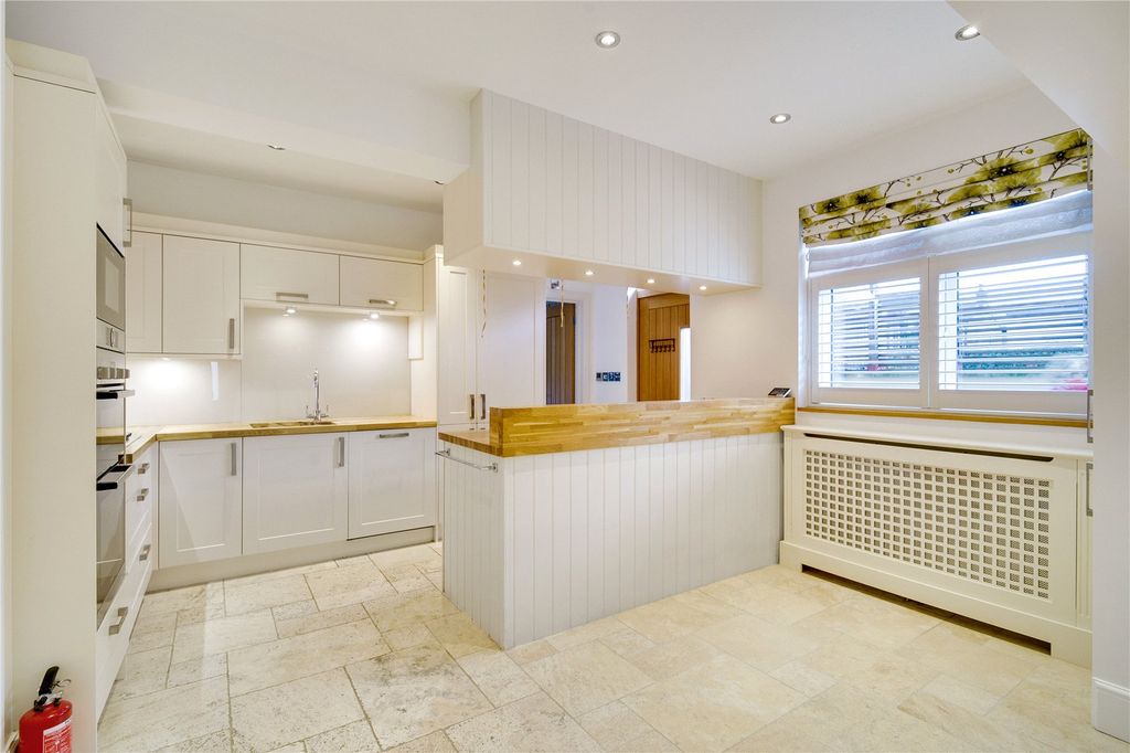 Property photo 2 of 12 Picture No. 13