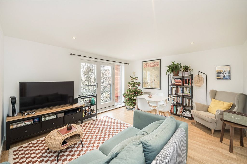 Property photo 2 of 9 Living Room