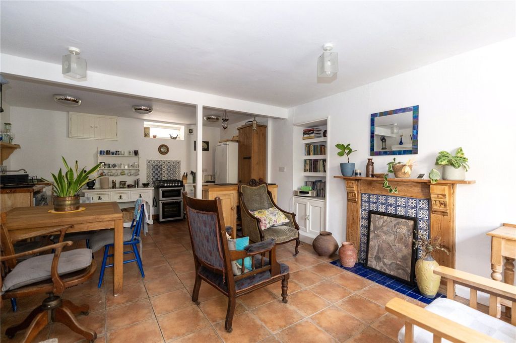 Property photo 2 of 21 Picture No. 13