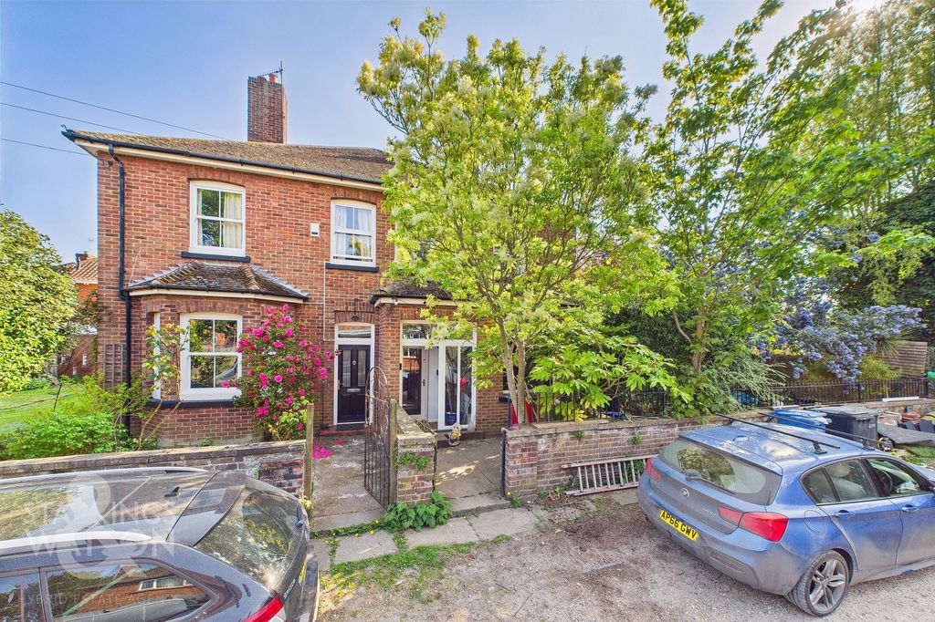 Property photo 1 of 27