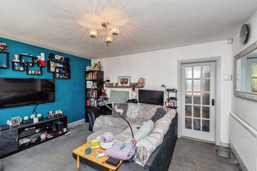 Property photo 3 of 14