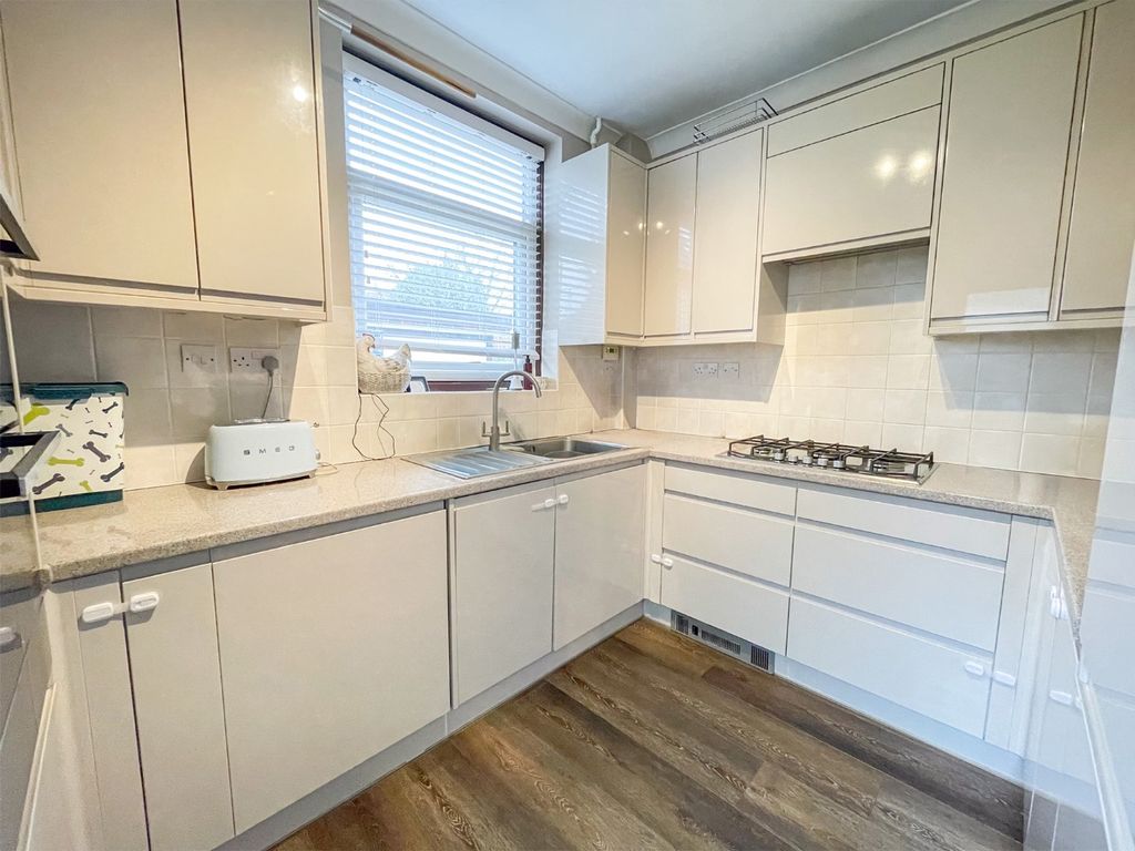 Property photo 2 of 18 2992464
