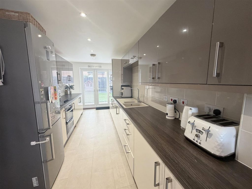 Property photo 3 of 22 Kitchen Diner